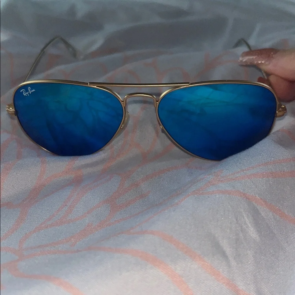 Blue and rose gold Ray Bans! Females - Picture 6 of 6